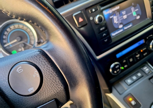 Toyota Auris cena 26500 przebieg: 168500, rok produkcji 2013 z Krzanowice małe 121